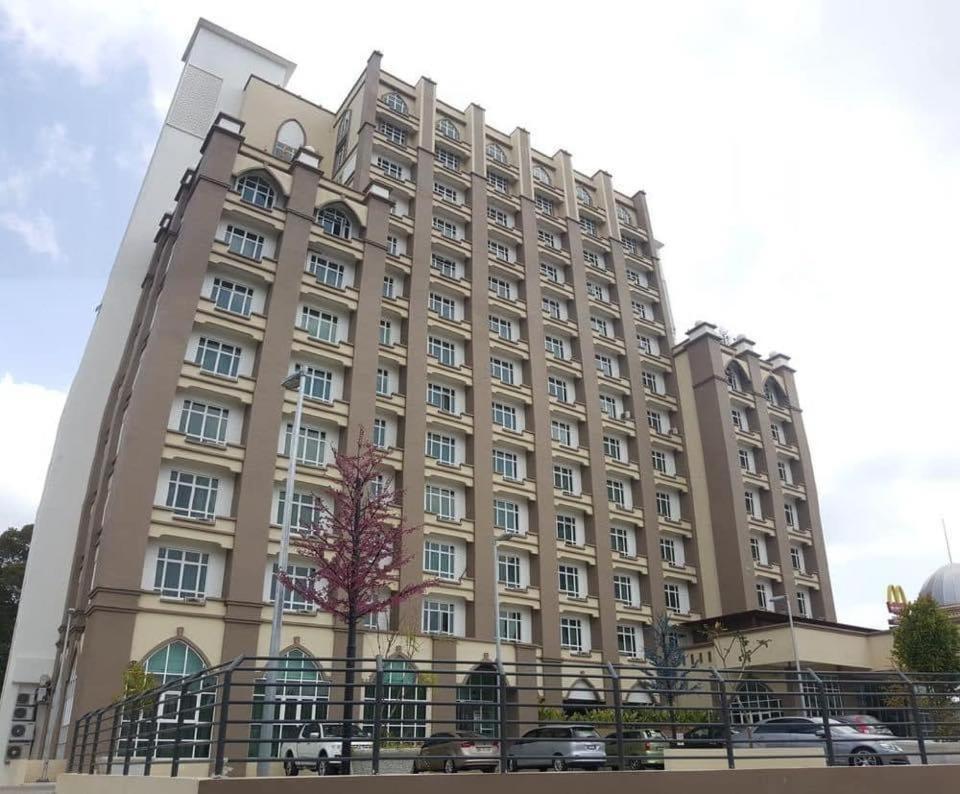 Risqi Apartment 2 Bedroom Wakaf Che Yeh Kota Bharu Esterno foto