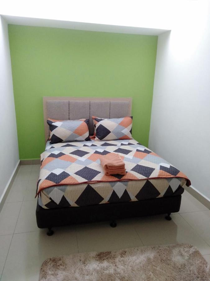 Risqi Apartment 2 Bedroom Wakaf Che Yeh Kota Bharu Esterno foto