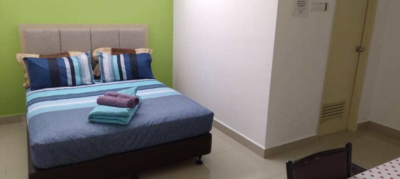 Risqi Apartment 2 Bedroom Wakaf Che Yeh Kota Bharu Esterno foto
